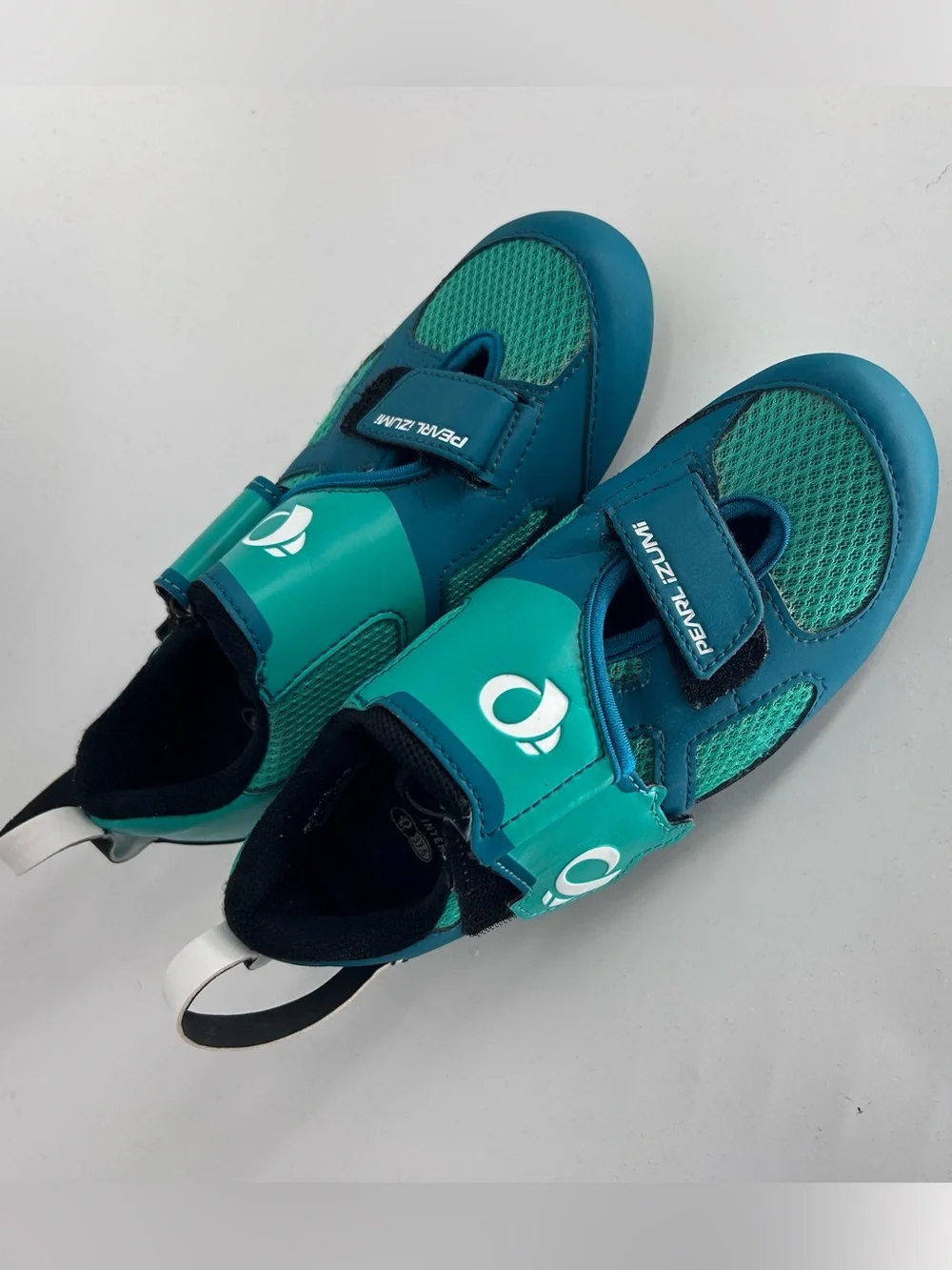 Pearl Izumi Women’s Tri Fly V bicycle‎ cleats - UK 37.5 or US 7